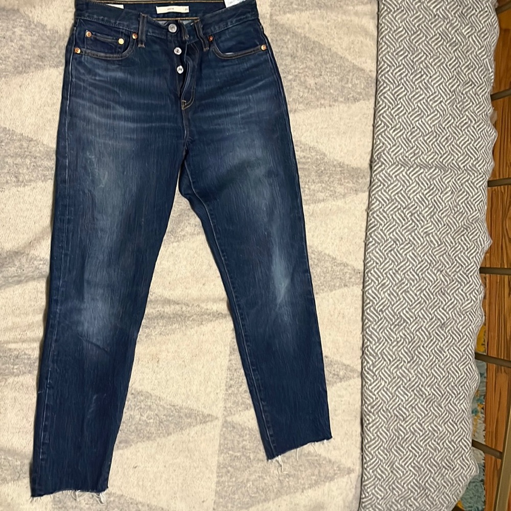 Levis Wedgie Jean